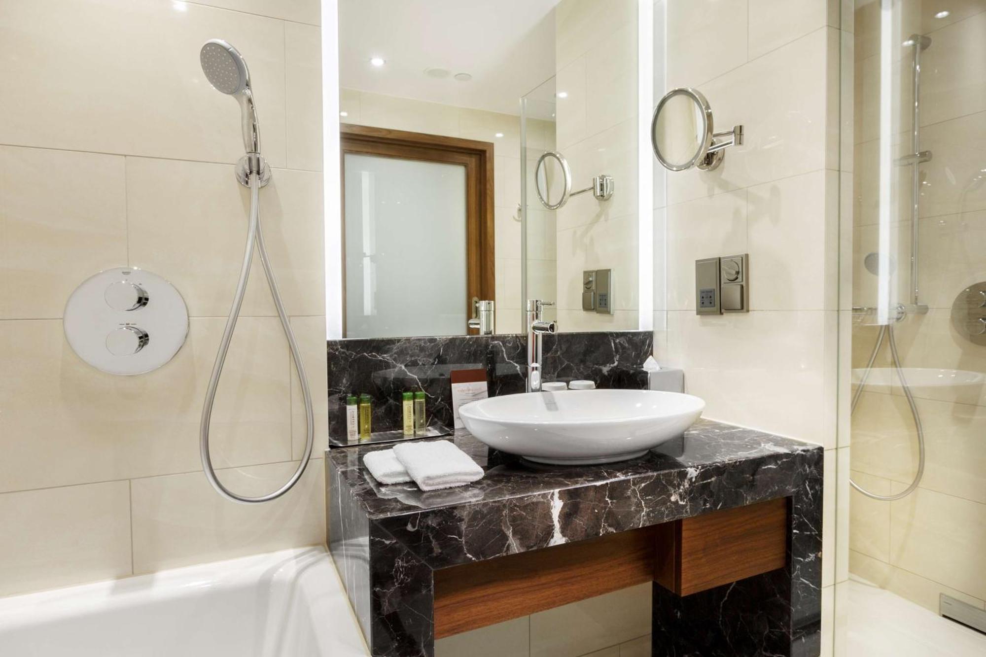 Hotel Doubletree By Hilton & Conference Centre Warschau
