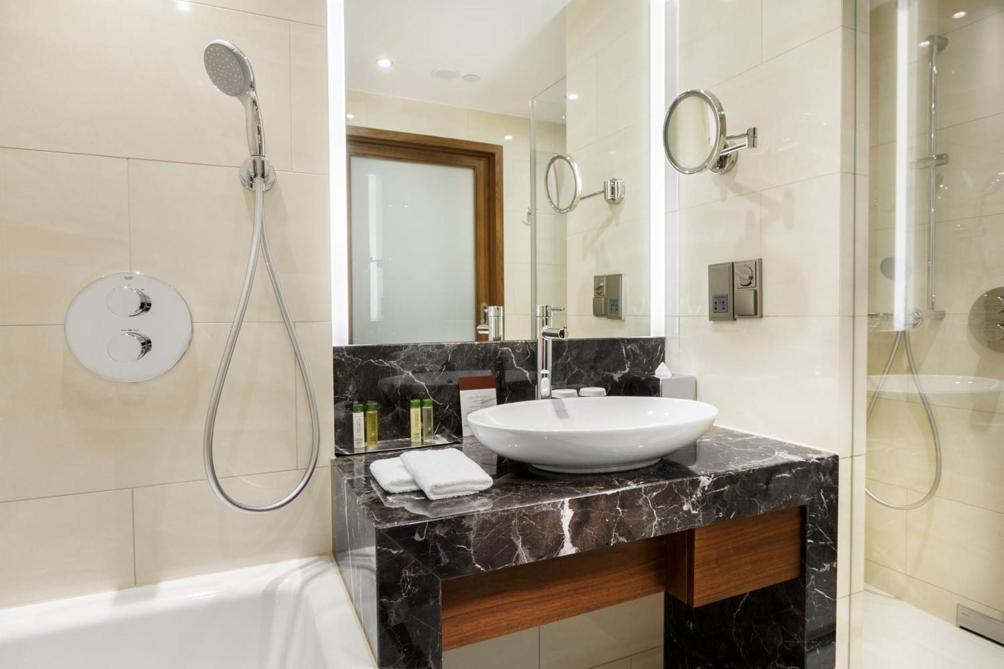 Doubletree By Hilton & Conference Centre Warschau