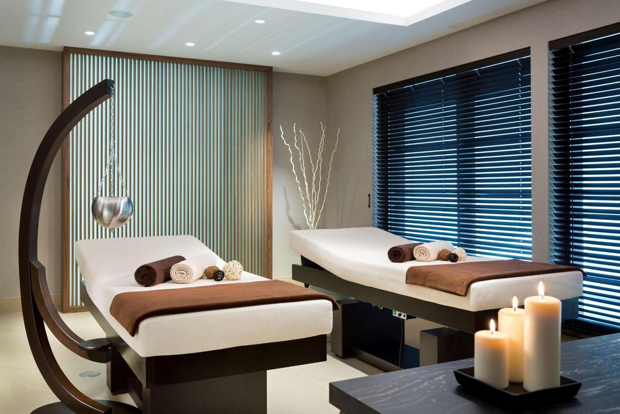 Doubletree By Hilton & Conference Centre Готель 4*