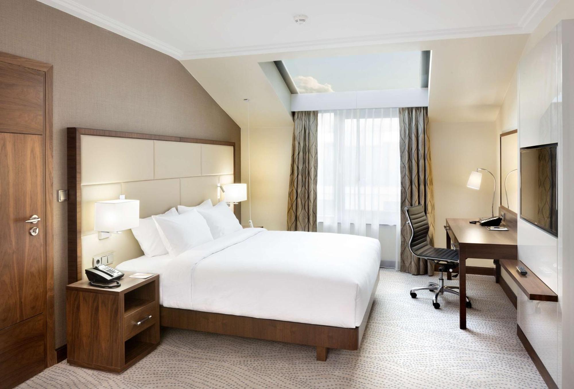 Готель Doubletree By Hilton & Conference Centre
