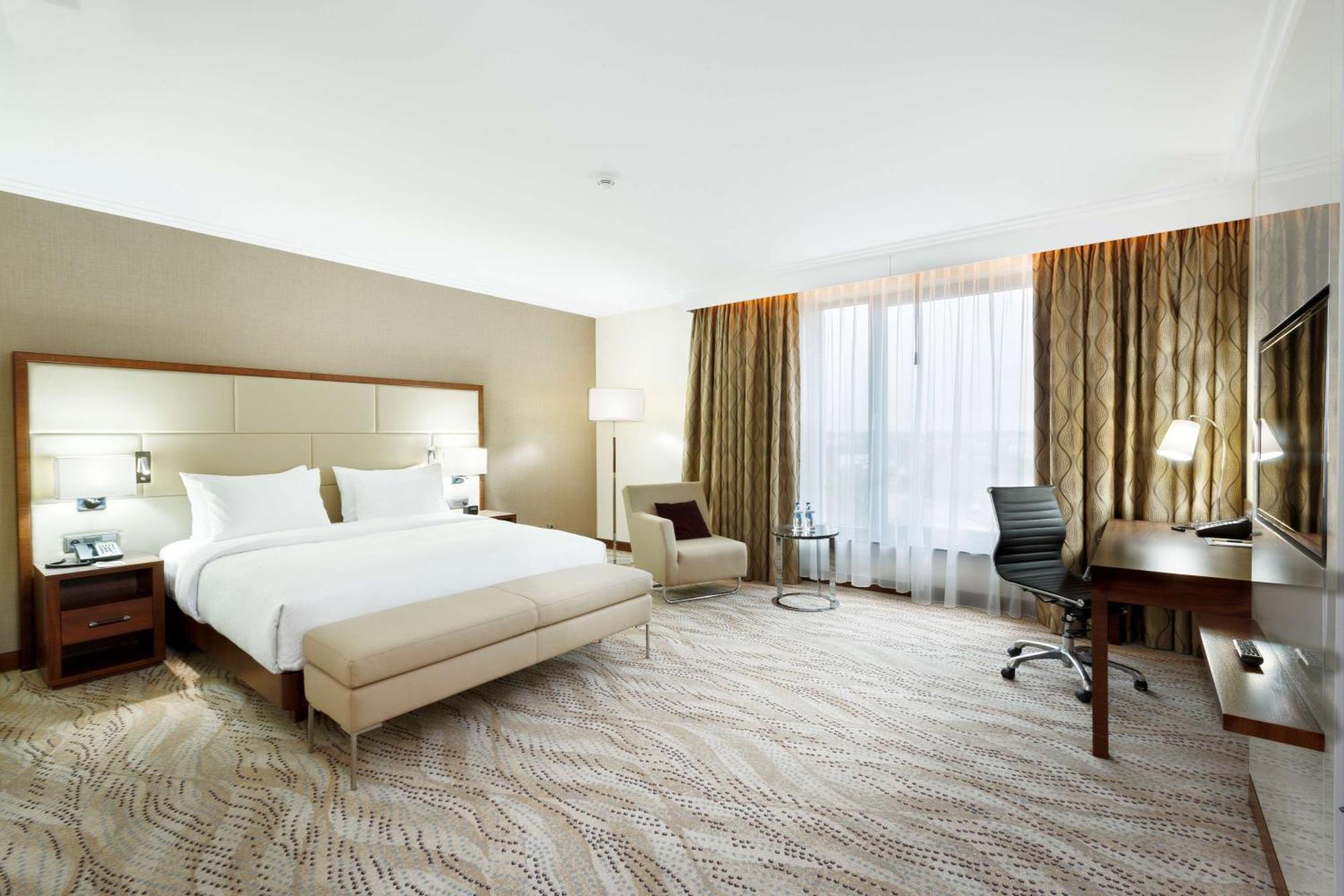 Doubletree By Hilton & Conference Centre Готель