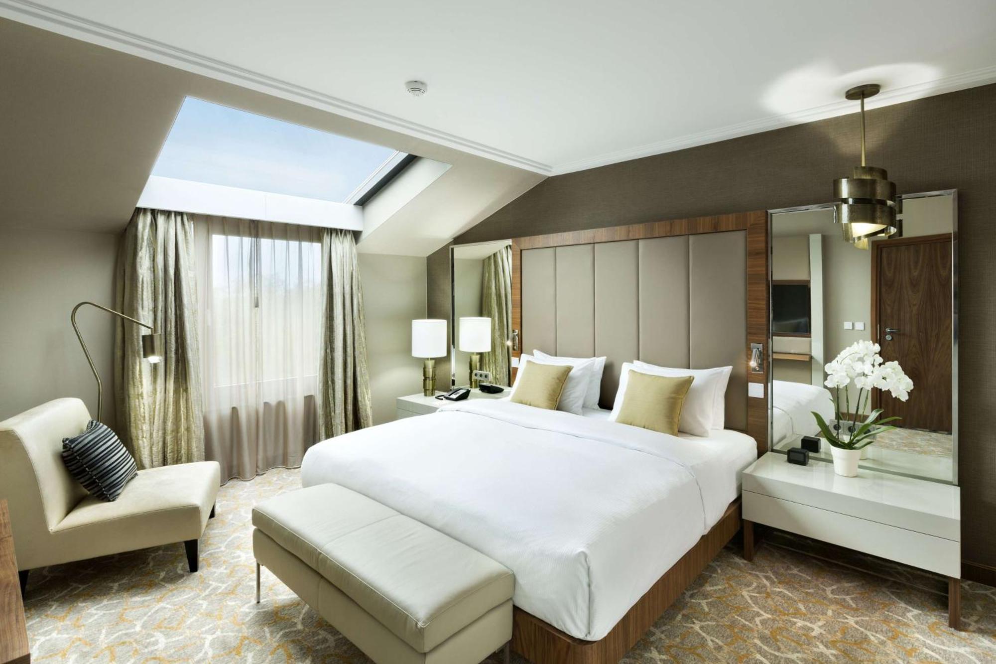 Готель Doubletree By Hilton & Conference Centre 4*