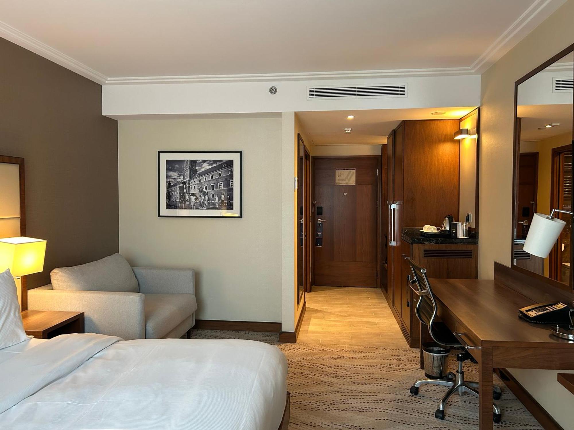 Doubletree By Hilton & Conference Centre Готель