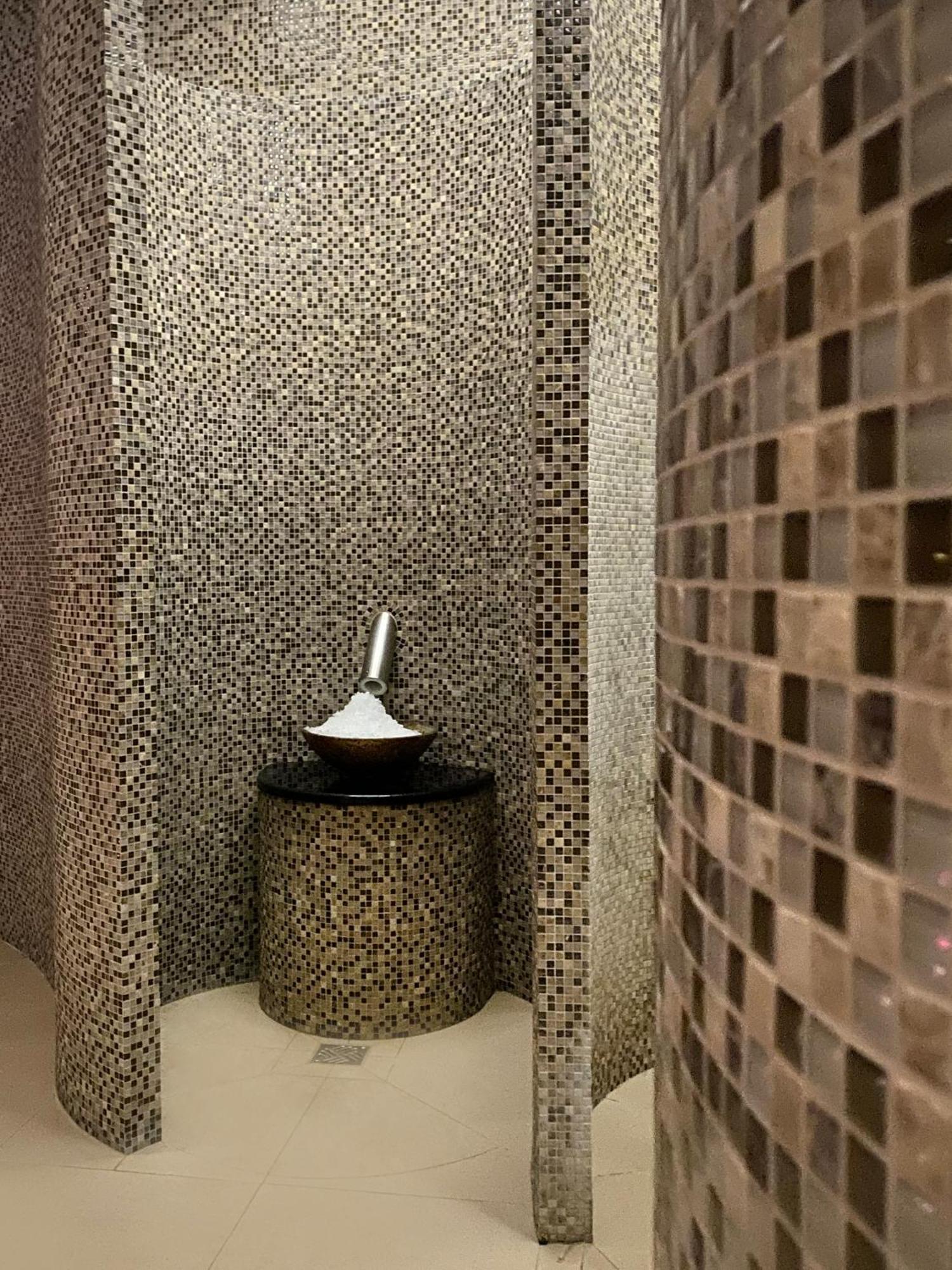Готель Doubletree By Hilton & Conference Centre